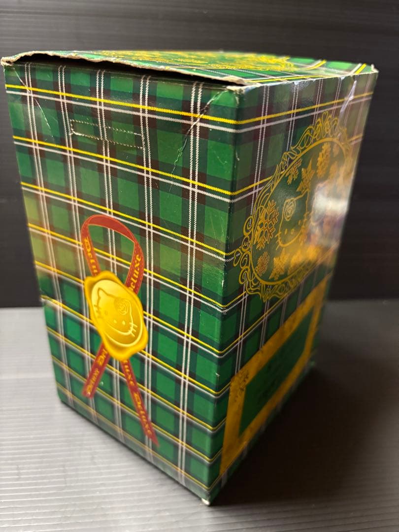 サンリオ　ベルベット風　ドレスドール　キティ ミミィ 2個セット