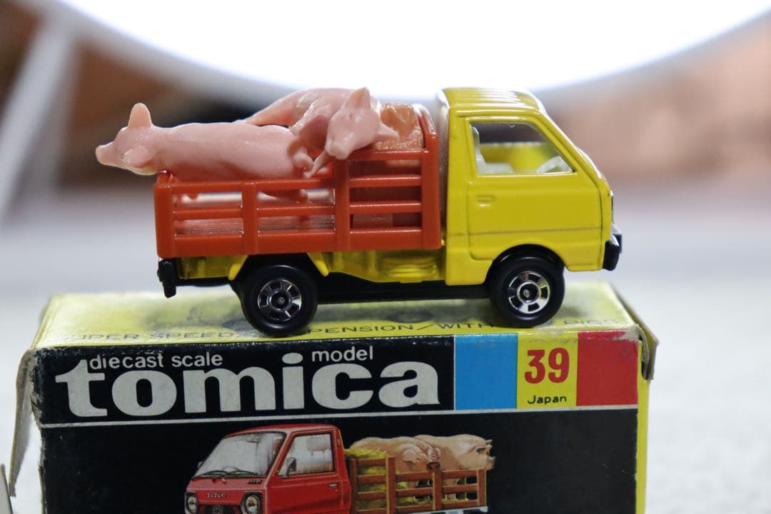 スズキ　キャリイ　家畜運搬車　トミカ　日本製　NO.31 黒箱