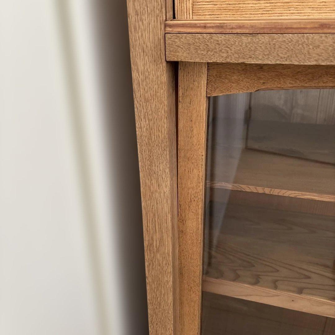 古家具　木製ガラス扉キャビネット 3段棚付き