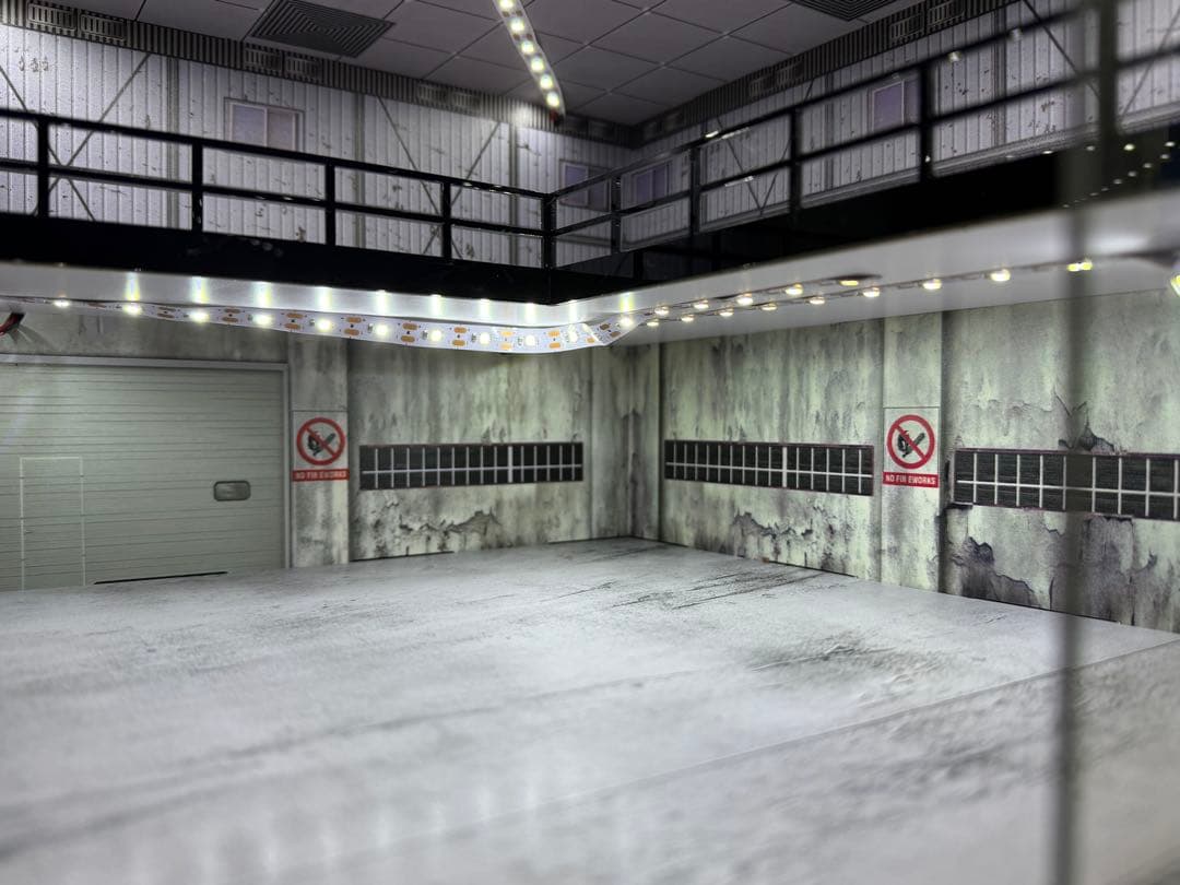 1/64スケールミニカー ジオラマ 倉庫 ガレージ