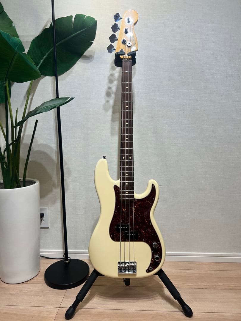 ベース Fender American Standard Precision Bass