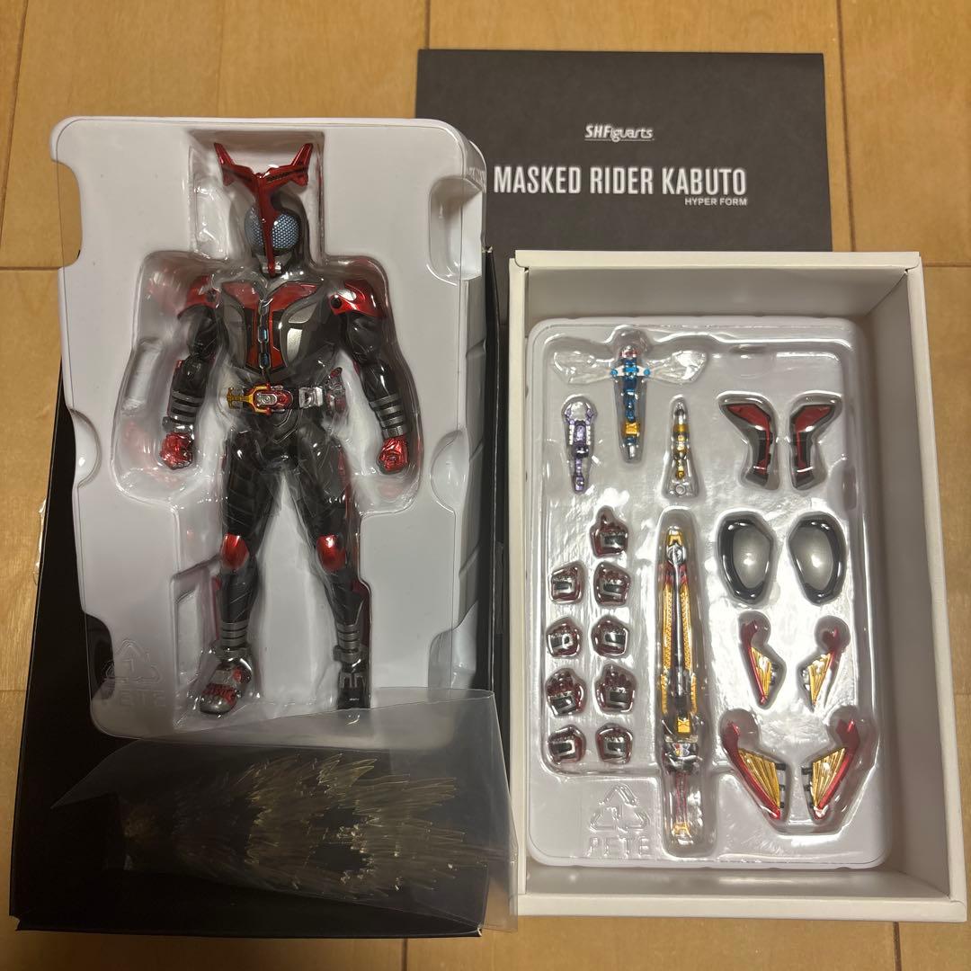 shf 真骨彫　仮面ライダーカブト　ハイパーフォーム