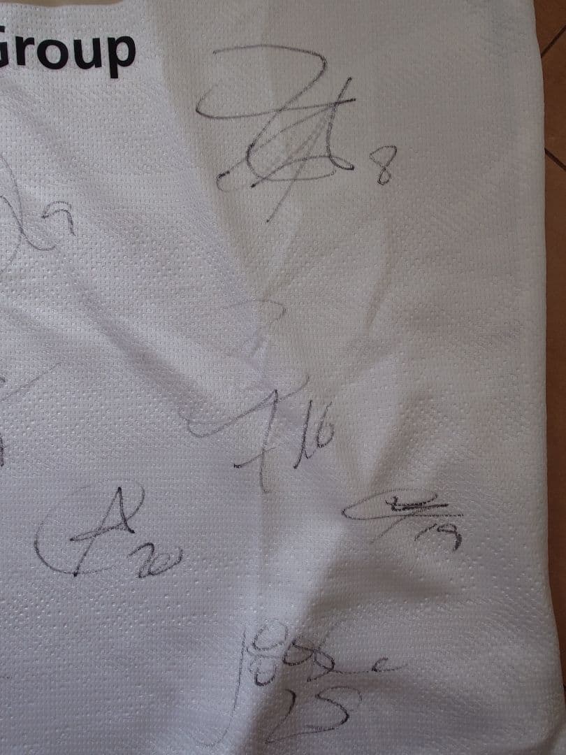 【最終SALE】バレンシアCF 21選手 直筆サイン入りユニフォーム