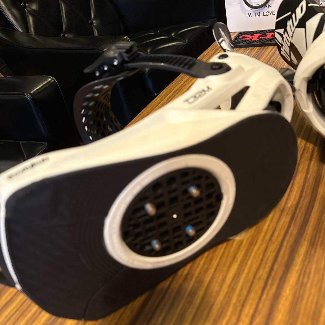 thirtytwo Phase VOLCOM ビンディング ホワイト/ブラック