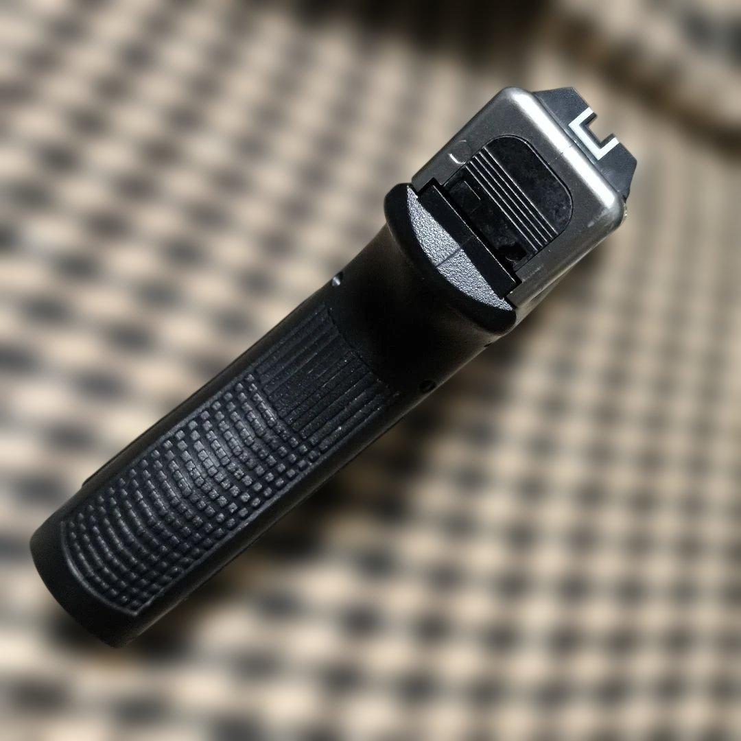 1 東京マルイ製　電動ハンドガン　グロック18C　予備マガジンセット