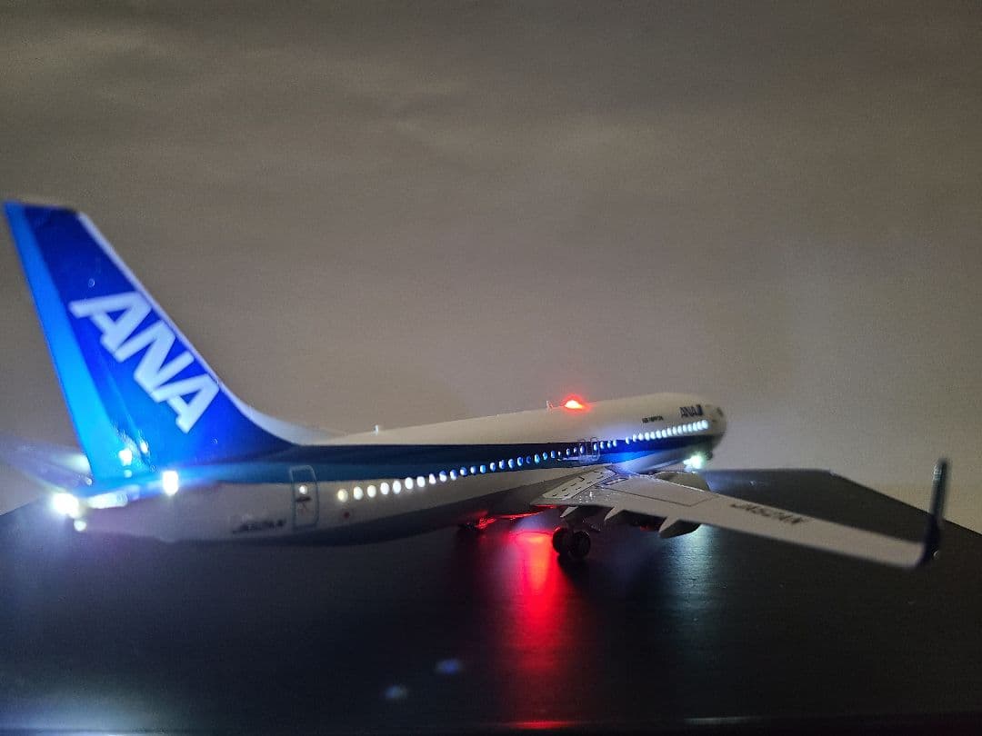 ANA BOEING 737-800 TRITON BLUE LED仕様完成品