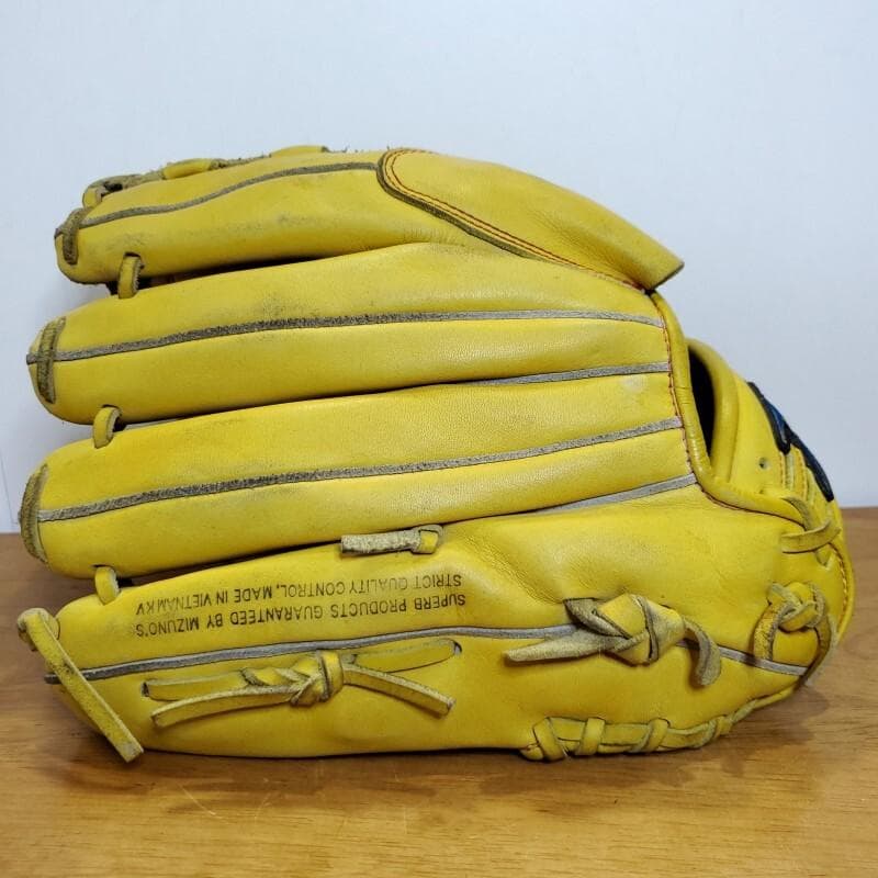 ミズノ Mizuno 高橋尚成モデル プロフェッショナル 投手用 軟式グローブ