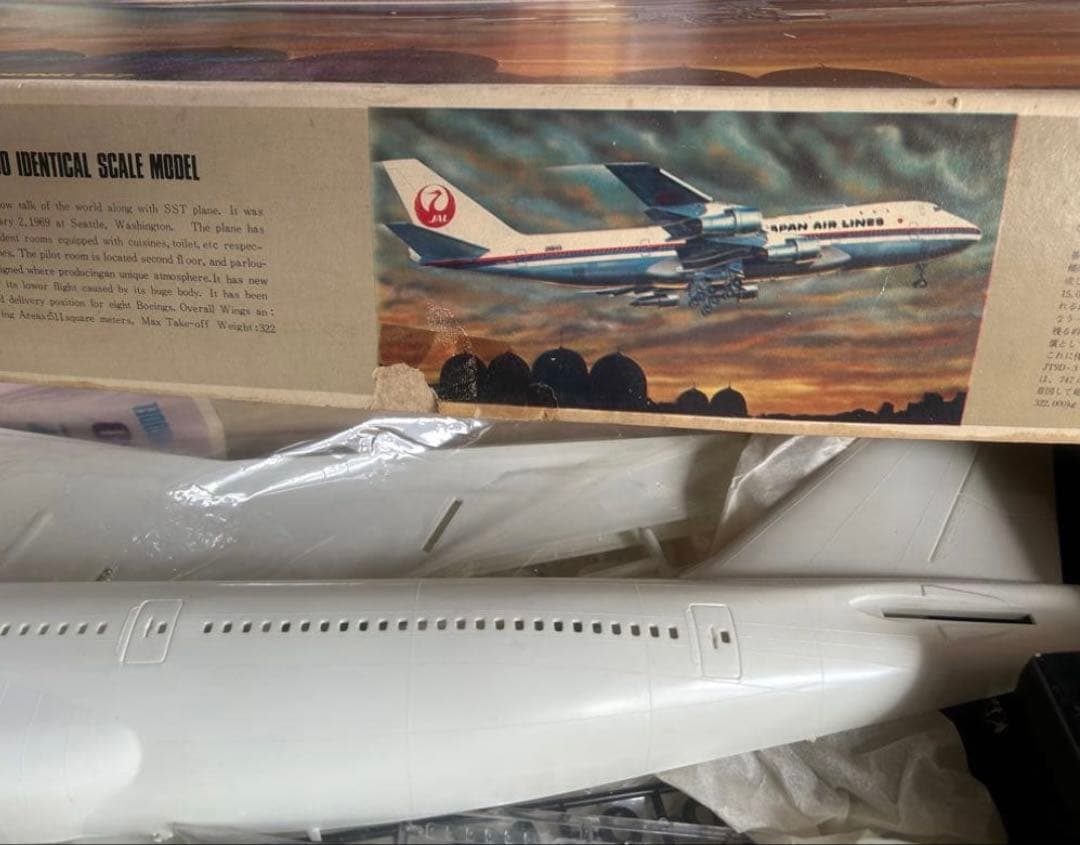 JAL Boeing 747 1/100 スケールモデル