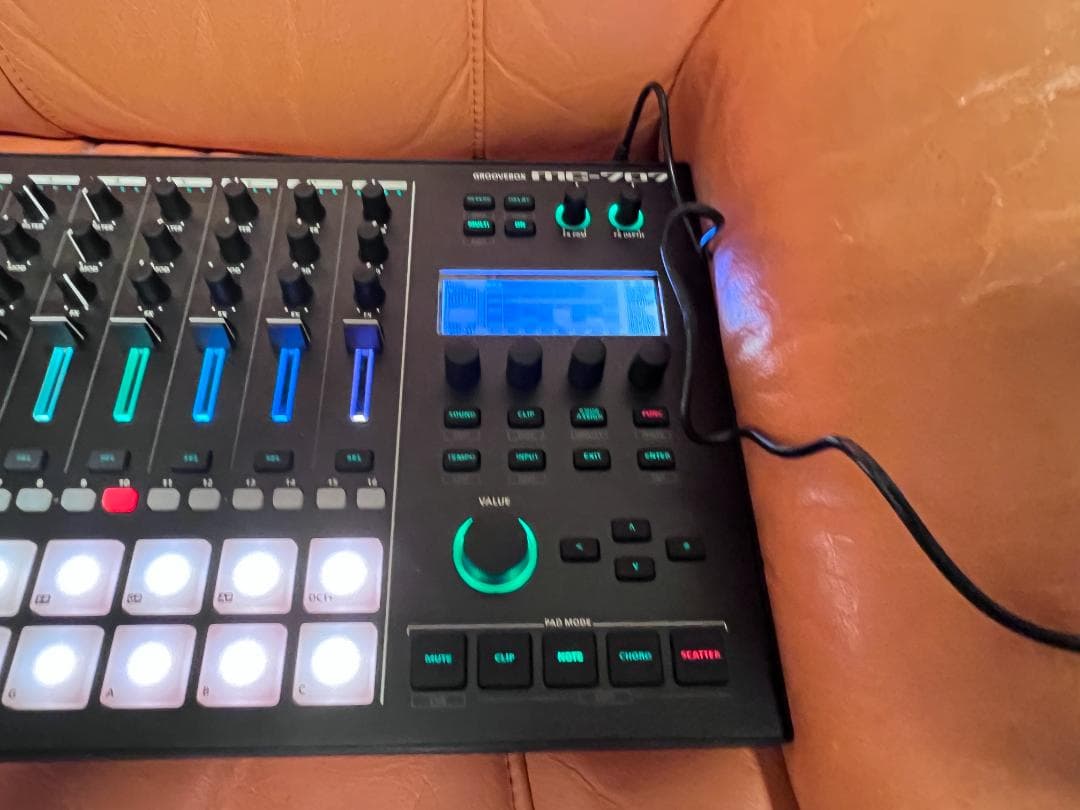 Roland MC-707　純正インナーホストバッグ+持ち運び用ソフトケース