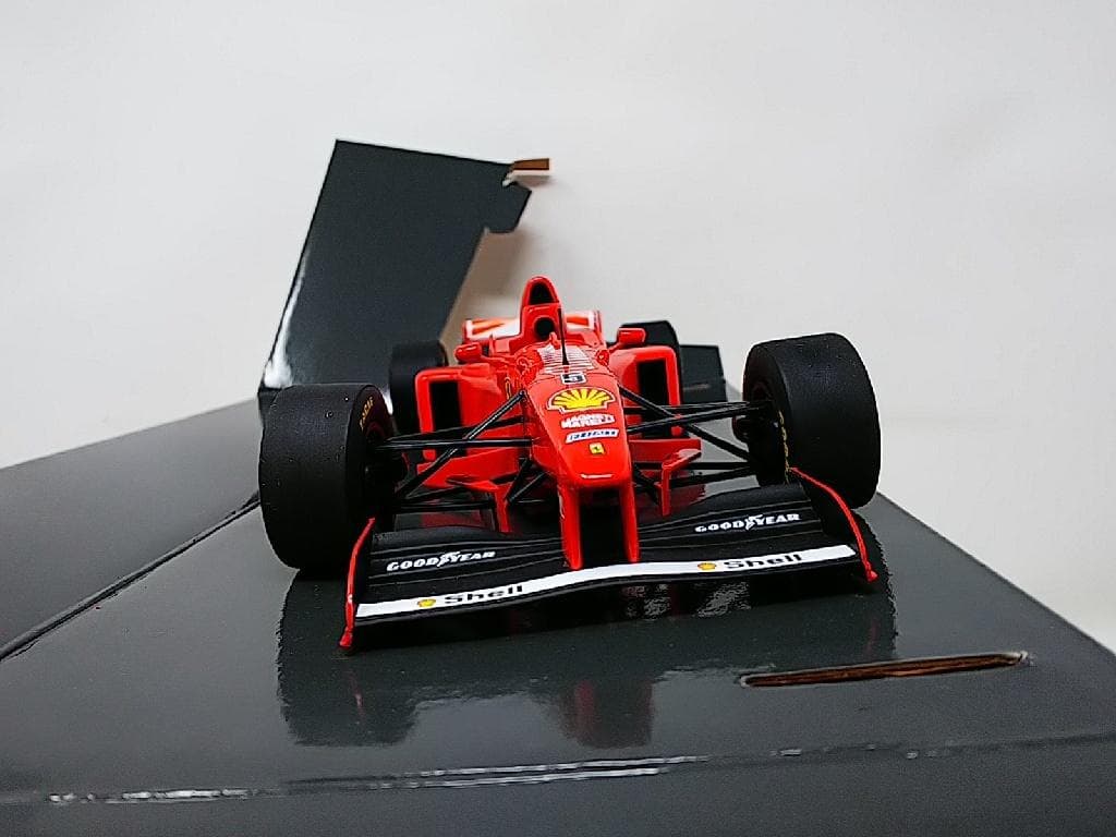 シェル特注品ミニチャンプス製 1/18 フェラーリ F310B 鈴鹿サーキット