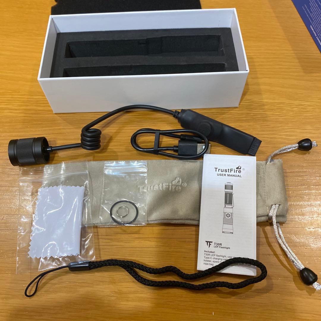 新品 TrustFire T30R LEP 照射距離1100m 460ルーメン