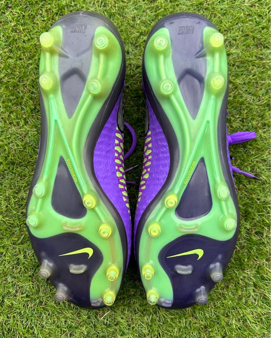 ナイキ　マジスタオブラ　FG