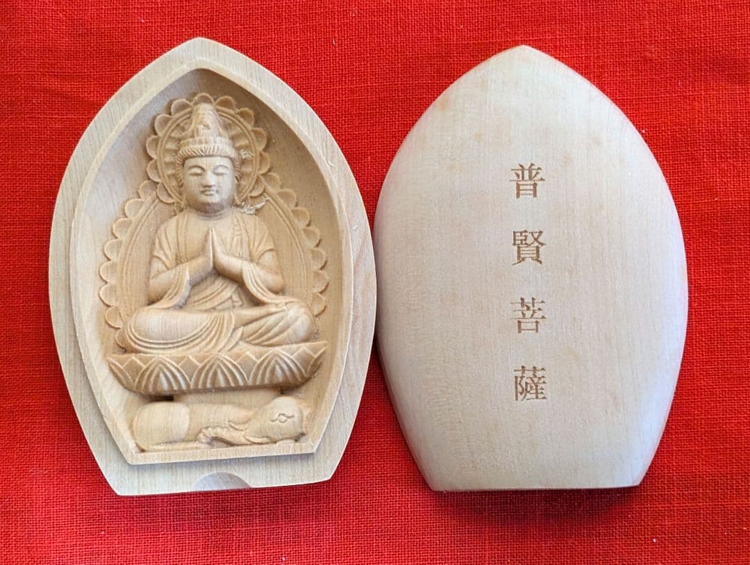 木彫り　菩薩　如来　明王　工芸品　 オブジェ　骨董品　アンティーク　レトロ