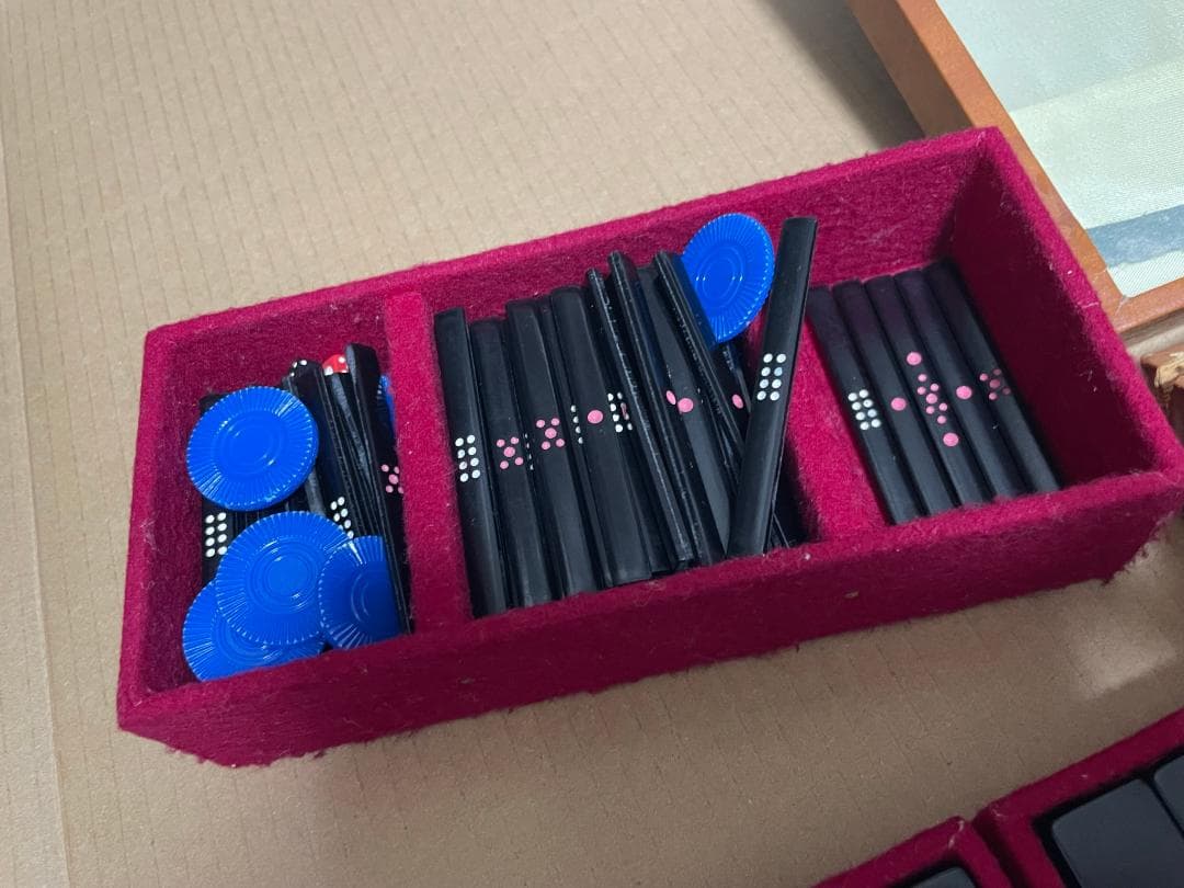 石鹸で洗濯したのでピカピカ綺麗　麻雀牌　黒牌　オールブラック