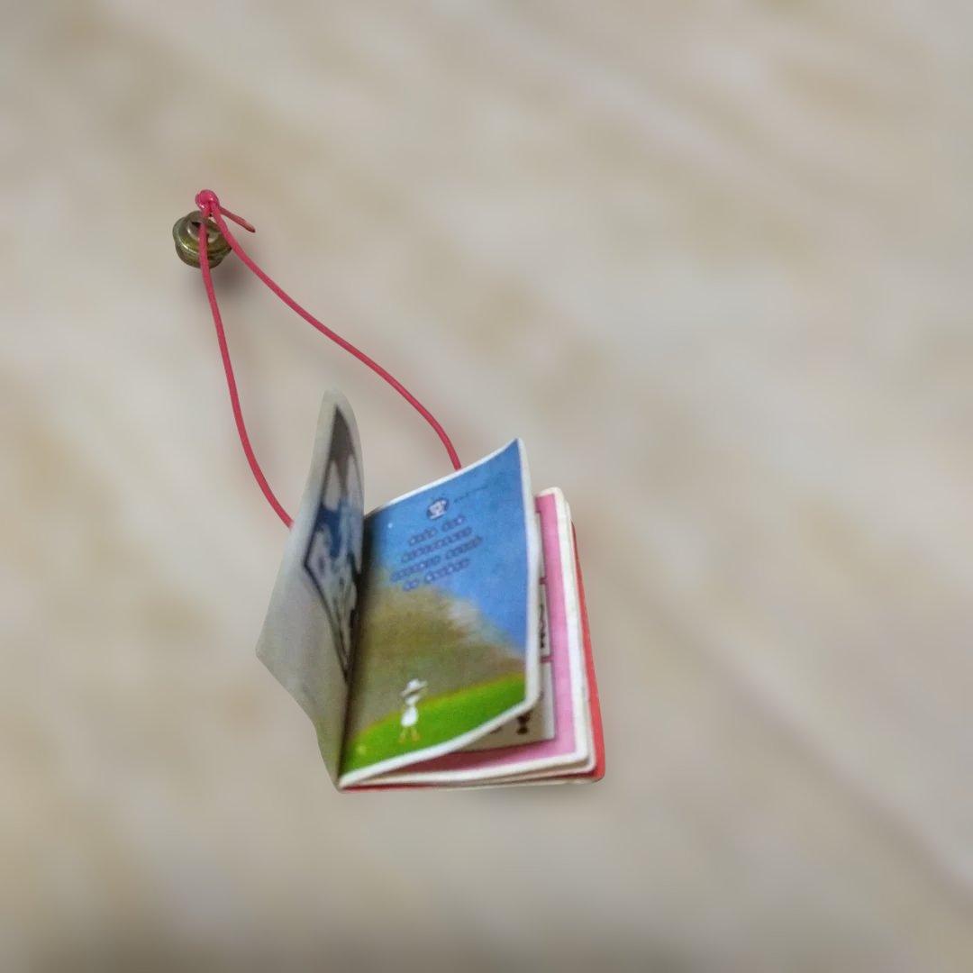 【激レア】昭和サンリオ　いちごえほんmini　ストラップ　当時物　希少　レトロ