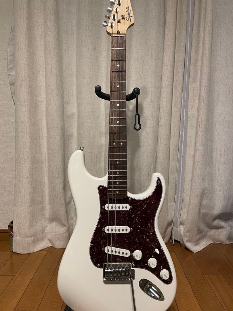 Squier エレキギター ホワイト