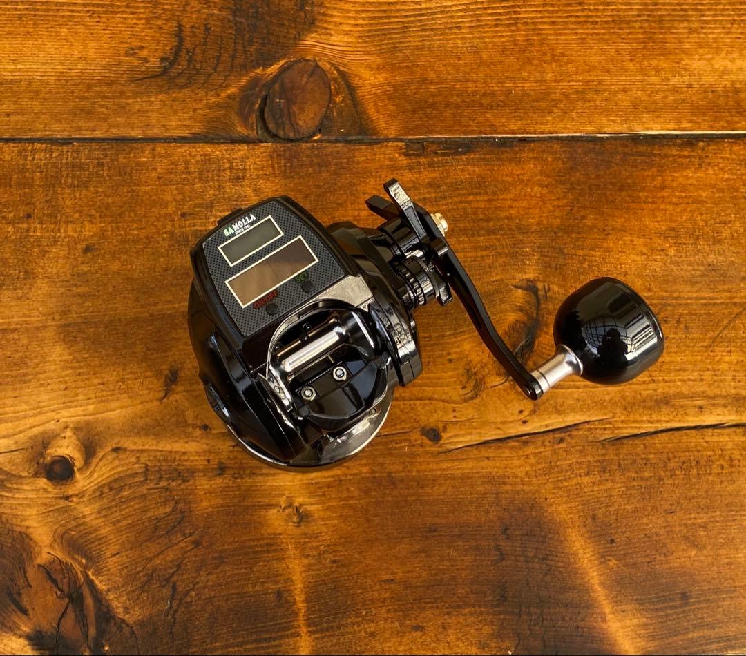 デジタルカウンター付きベイトリール　右巻　ジギング　ソーラー充電　デジタルリール