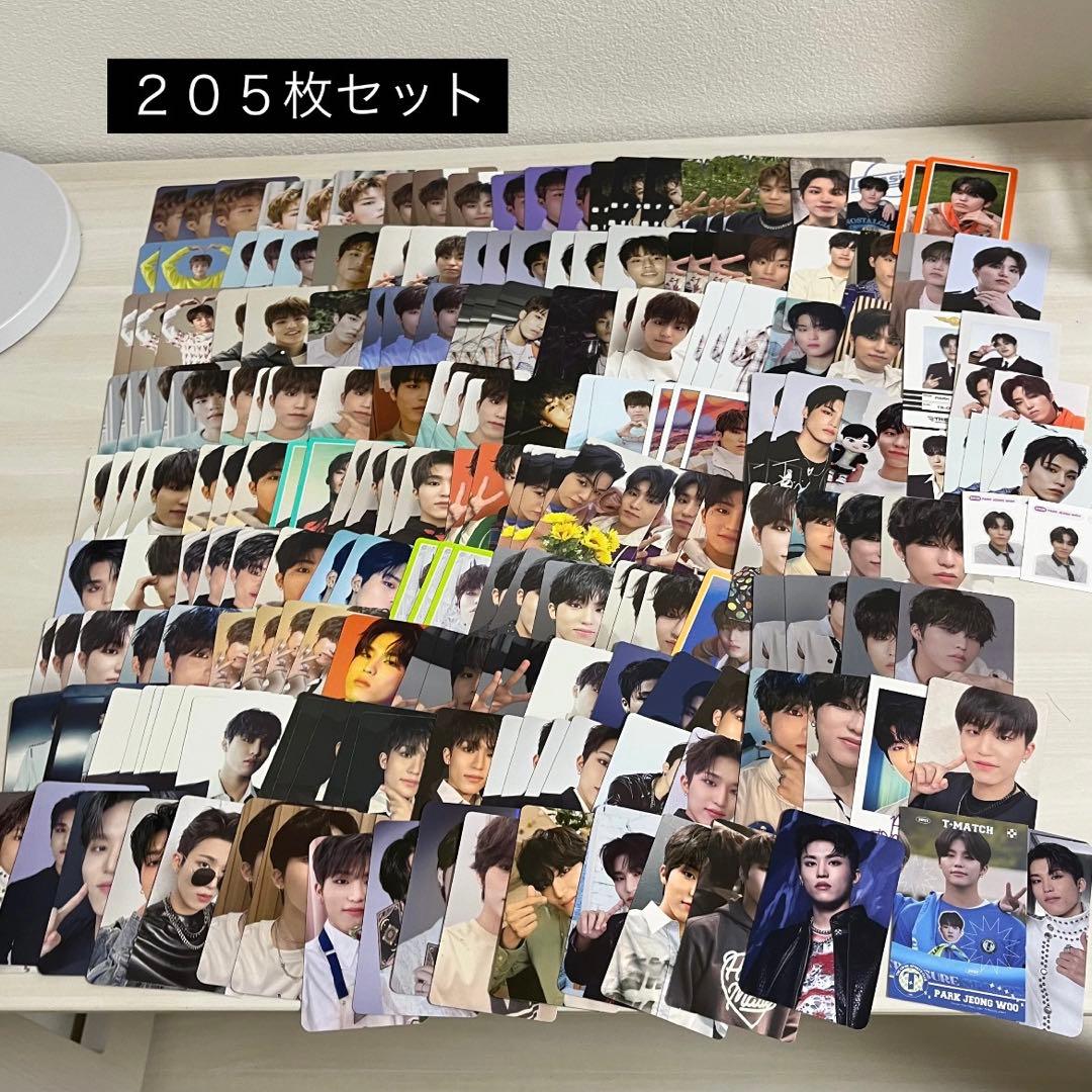 TREASURE ジョンウ まとめ売り 缶バッチ トレカ その他沢山