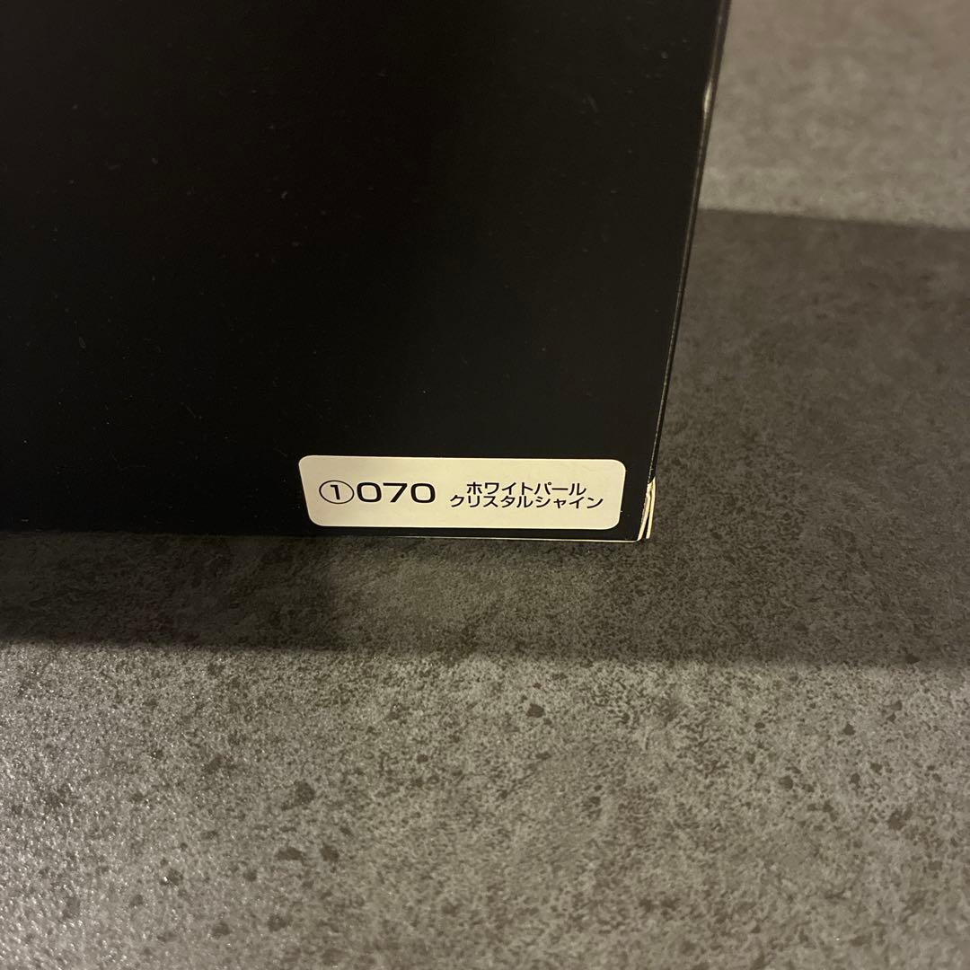 トヨタ　ヴォクシー　VOXY 90系　1/30 ホワイトパール