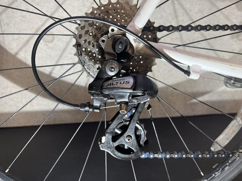 GIANT ESCAPE R3 クロスバイク sizeM　ホワイトカラー