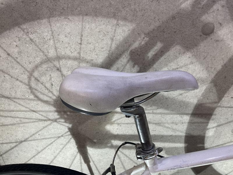 GIANT ESCAPE R3 クロスバイク sizeM　ホワイトカラー