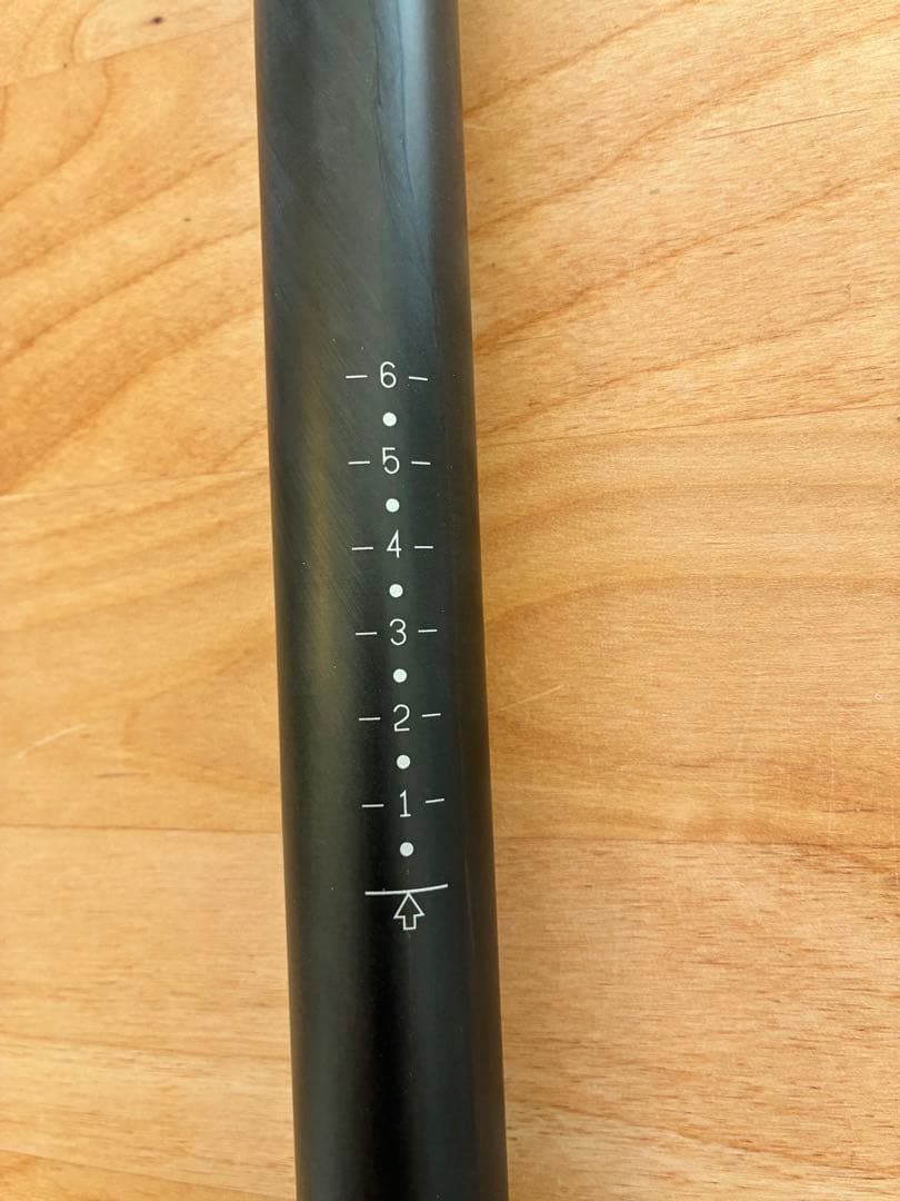 新品未使用　TNI LW168 シートポスト　φ27.2 400mm