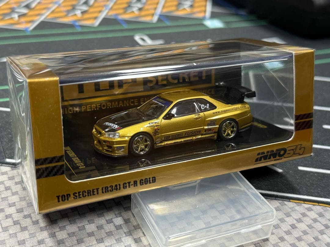 Inno64 1/64 TOP SECRET R34 GTR GOLD ミニカー