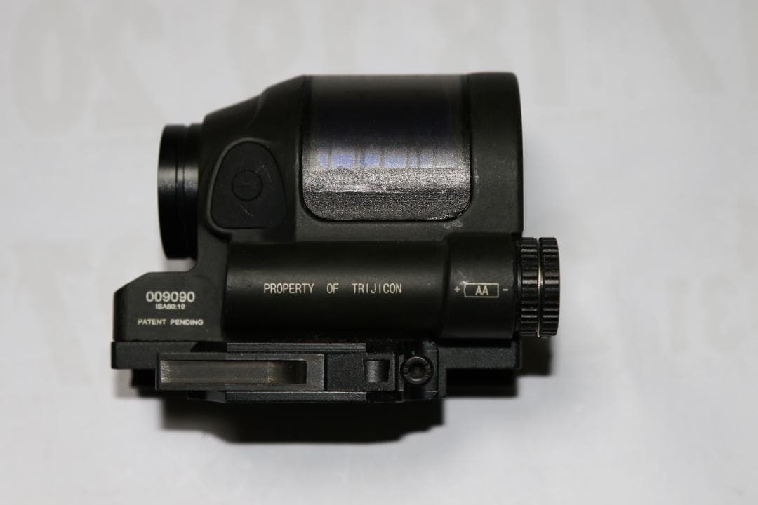 Trijicon SRSレッドドットレプリカ　ソーラーパネル搭載モデル
