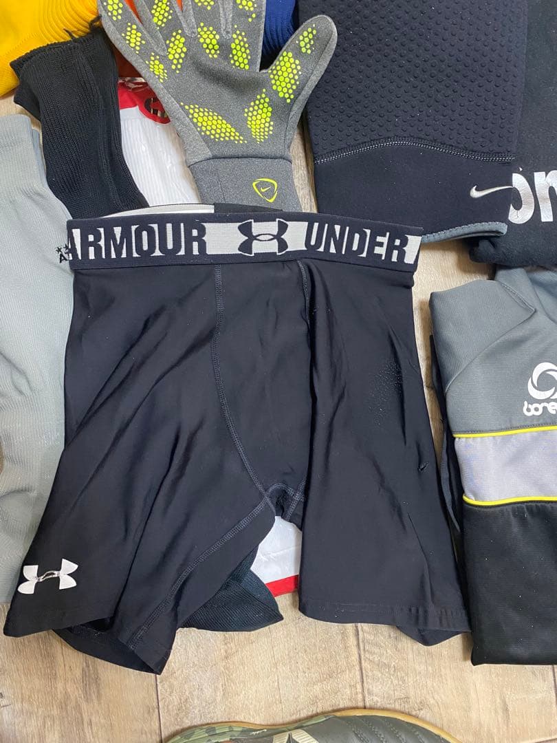 フットサル まとめ売りNIKE adidas Mユニフォームサッカー　練習着