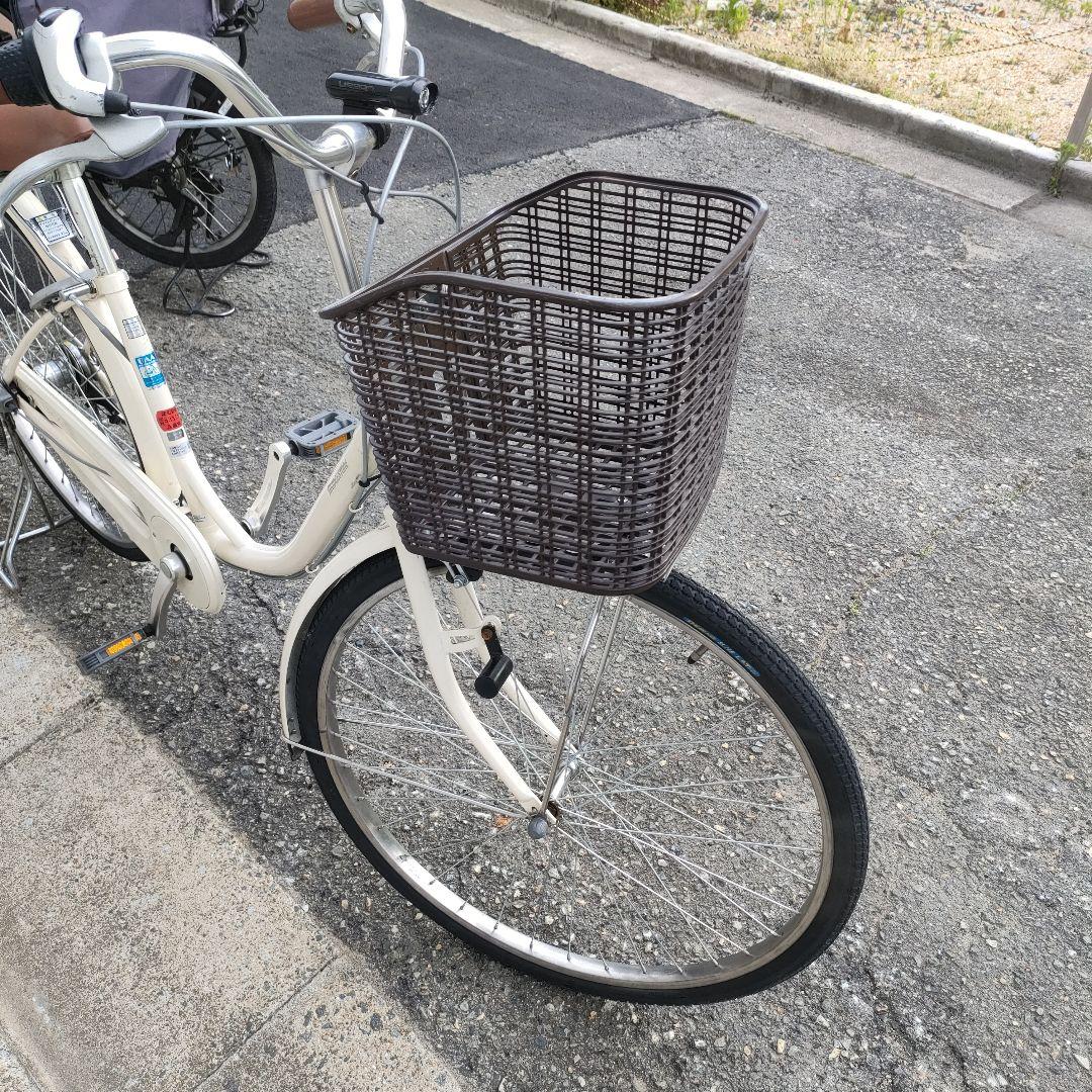 ブリヂストン　エブリッジU　クリームアイボリー　内装3段