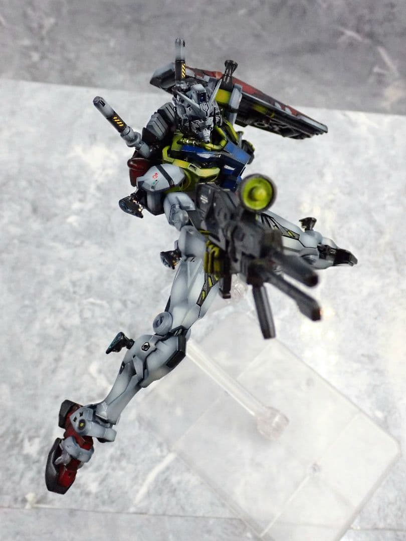 HG 白いガンダム(元は赤いガンダム) ガンプラ 全塗装 塗装済み 完成品