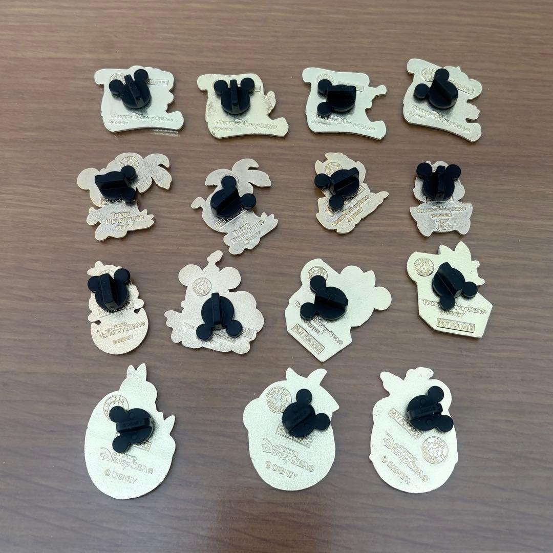 【匿名配送】ディズニーランド/ディズニーシー ピンバッジ15個まとめ売り
