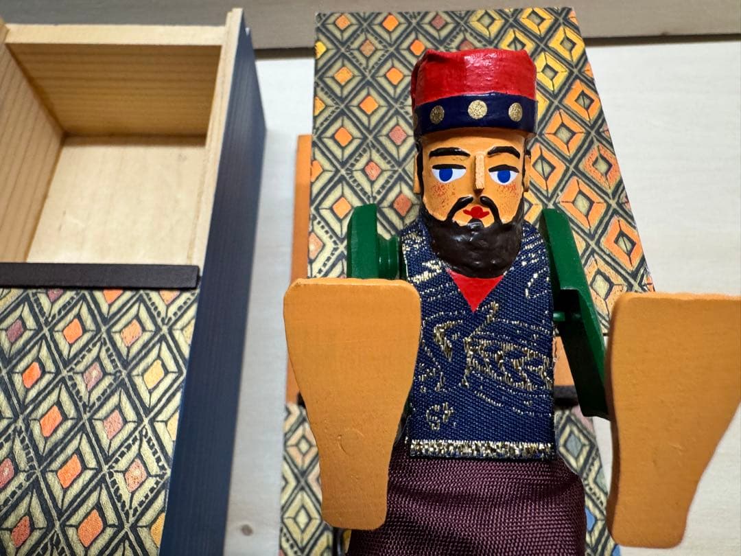 ヴェルナー　カラクリ玩具 ザイフェン　木のおもちゃ