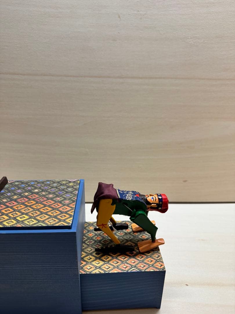 ヴェルナー　カラクリ玩具 ザイフェン　木のおもちゃ