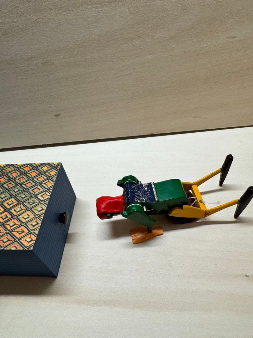 ヴェルナー　カラクリ玩具 ザイフェン　木のおもちゃ