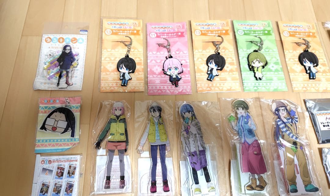 ①お買い得！【ゆるキャン△】アクリルスタンド　キーホルダー　缶バッジ等多数まとめ