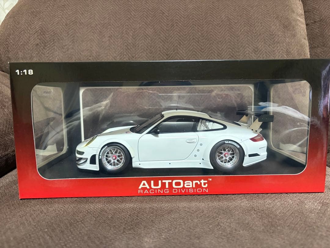 AUTOart Porsche 911 GT3 RS ミニカー1/18