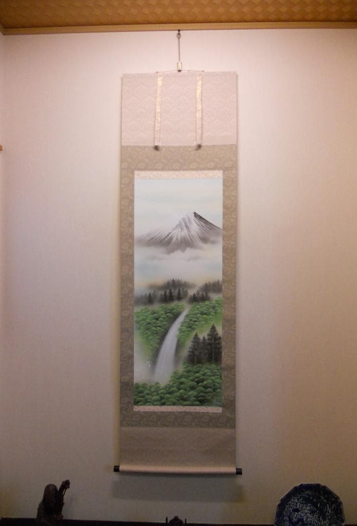 掛け軸 森契雪 富岳瀑声 絹本 希少 軸装 茶道具 掛軸 美品 です。