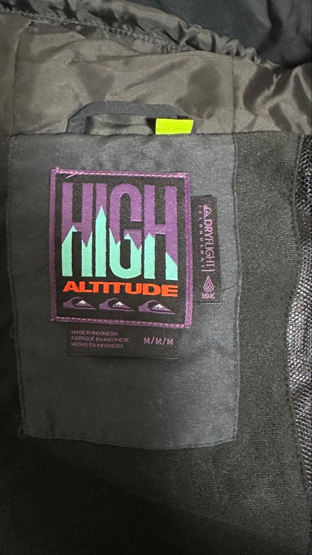 《週末セール》クイックシルバー　QUIKSILVER スノーボードウェアMサイズ