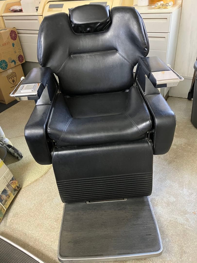 タカラベルモント理容椅子 プライムハイテクノ オートリターン中古①