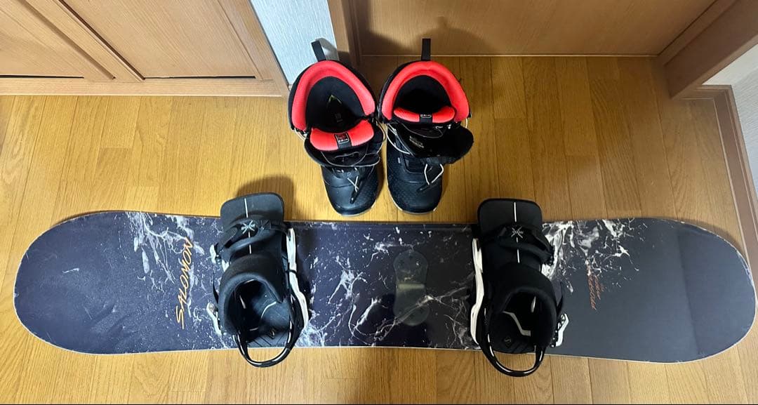 最終値下げSALOMON スノーボード ビンディングブーツ付き