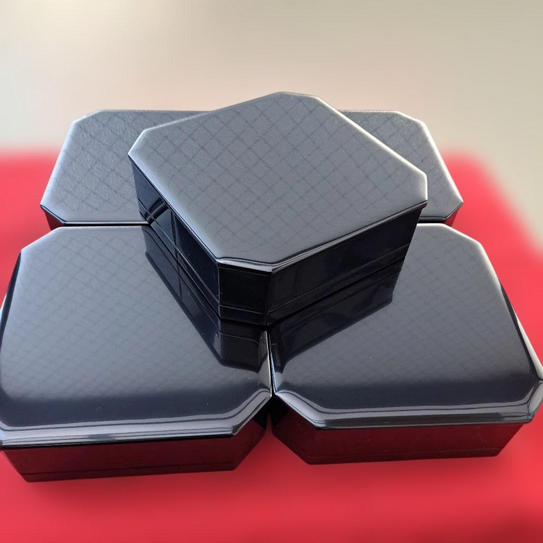 【輪島塗　5段\"縁高重】天然木製　真塗　㈱濱田屋　長期保管品