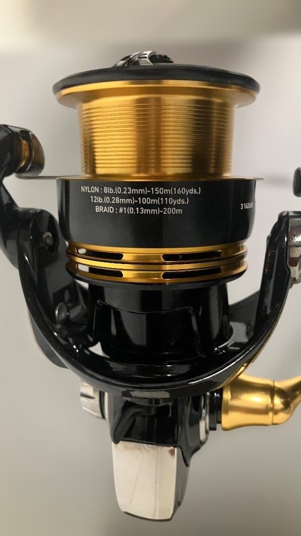 Daiwa 23Legalis LT3000-CXH スピニングリール
