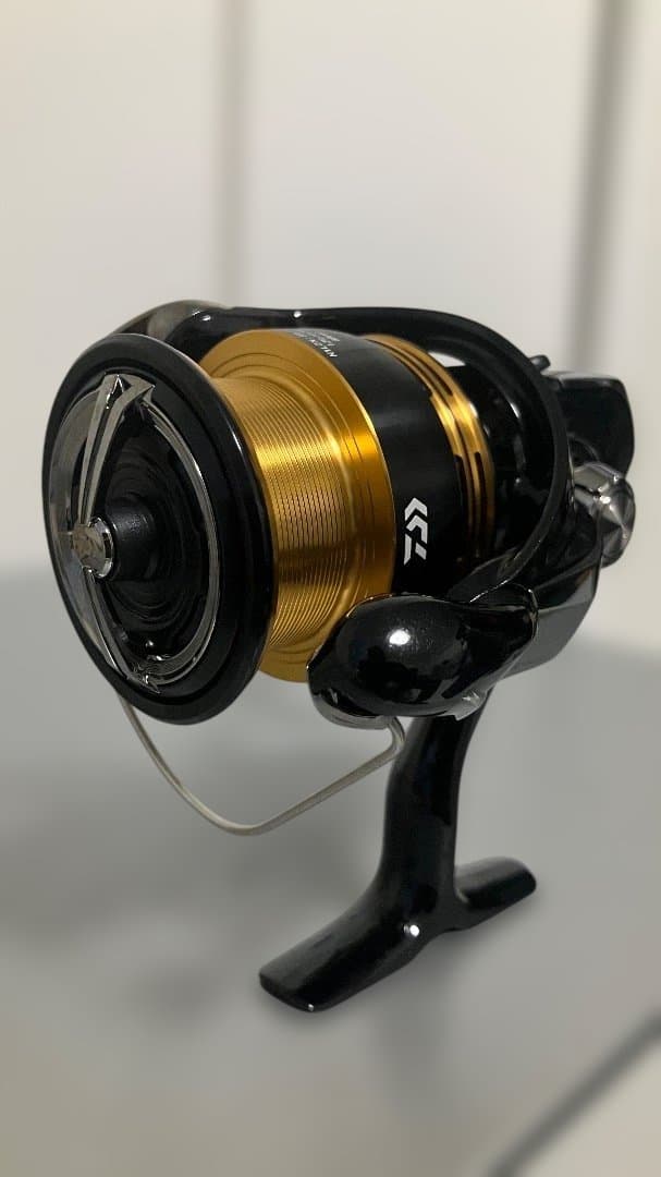 Daiwa 23Legalis LT3000-CXH スピニングリール