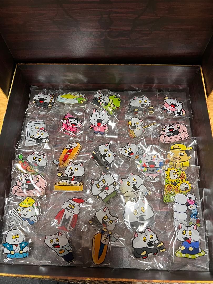 MAN WITH A MISSION キーホルダー・ステッカー・カレンダーセット