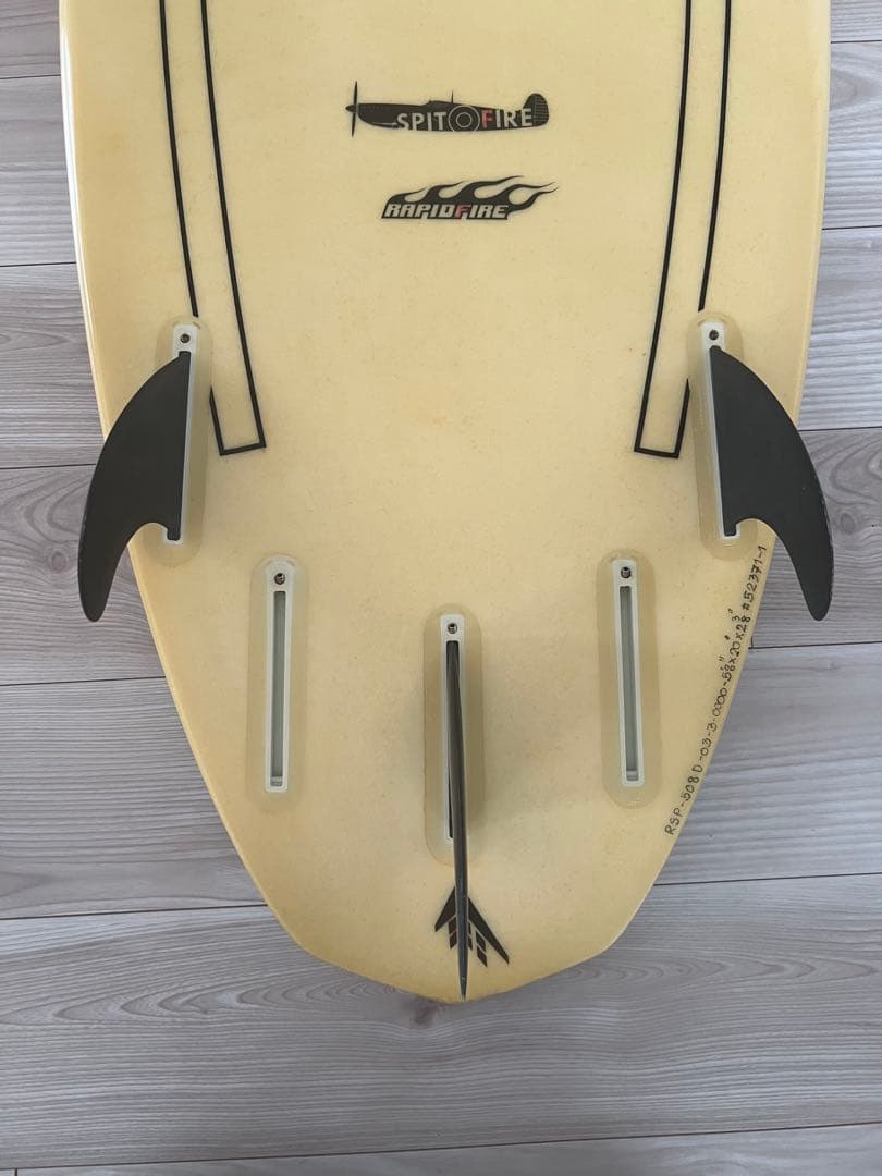 FIREWIREファイヤーワイヤーSpitfire 5’8” フィン付き初心者