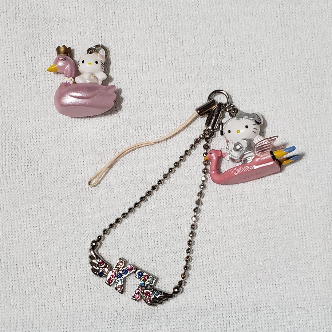 ハローキティ Vivitix スワン ストラップ＆チャームセット