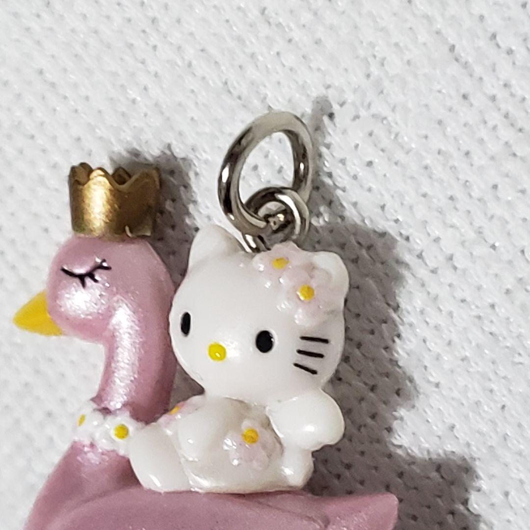 ハローキティ Vivitix スワン ストラップ＆チャームセット