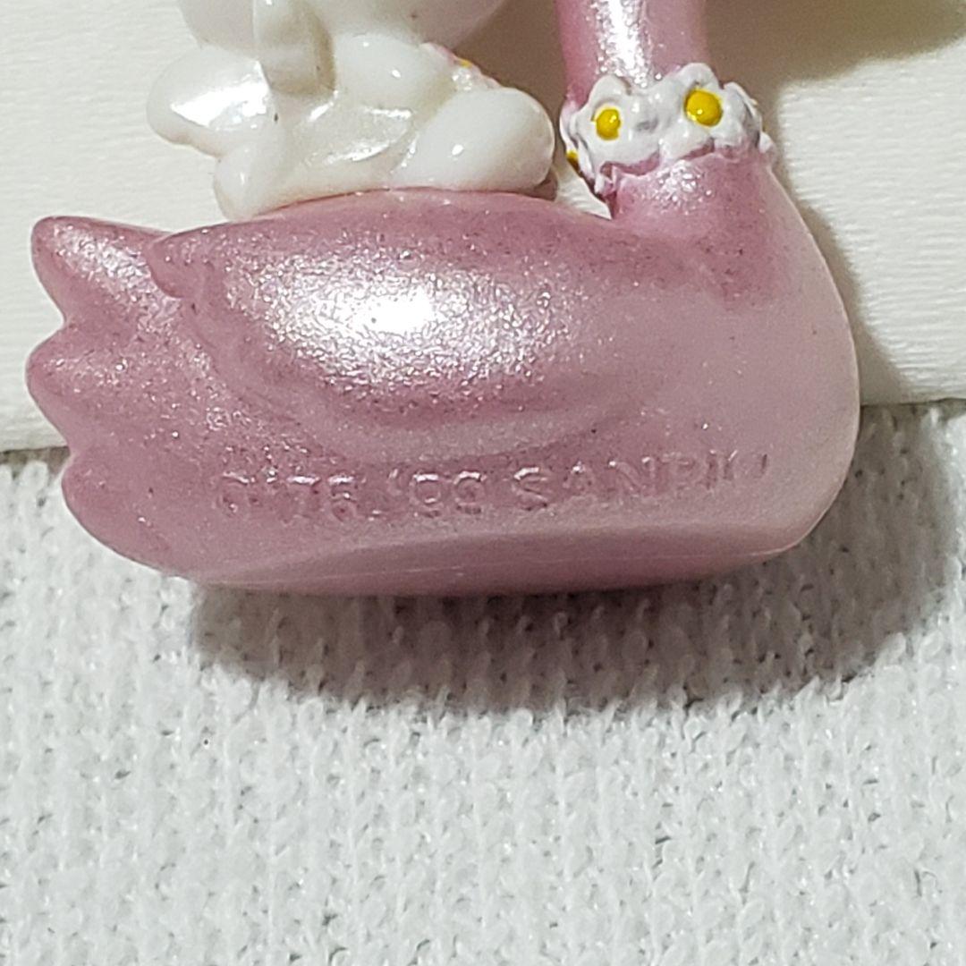 ハローキティ Vivitix スワン ストラップ＆チャームセット