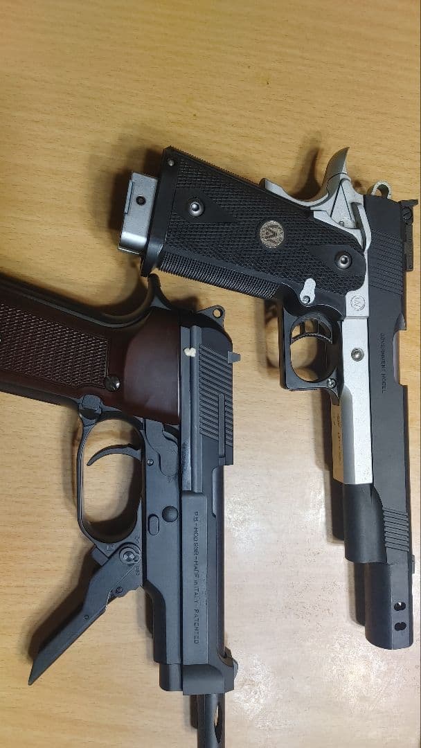 BERTTA M93R& COLT MK IV エアガン　ジャンク品扱い